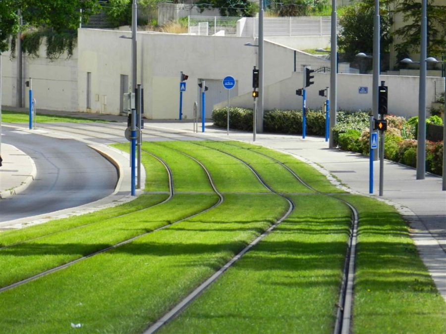 Avenue Villeneuve d'Angoulême, le 1er mai 2012