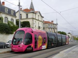 La rame 2049 Citadis 302 Alstom multiligne, dont les motrices ont été décorées aux couleurs de la Foire de Montpellier, est photographiée le dimanche 12 octobre 2014 à la station "Nouveau Saint-Roch" commune aux lignes 2 et 4 Copyright : Anje34