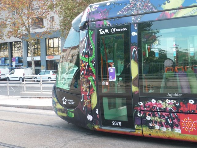 Les tests du WiFi embarqué sont effectués sur la ligne 3 de tramway à bord de la seule rame 2076 Citadis 402 Alstom à la livrée "Vingt mille lieues sous les mers". Photo prise à la station "Voltaire", le jeudi 5 novembre 2015. Copyright : Edouard Paris