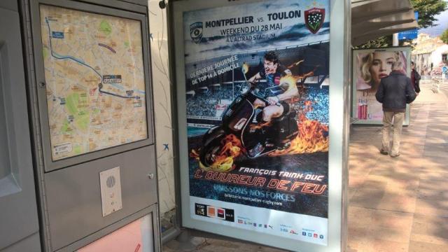 Une publicité indirecte, dont la société Piaggo SpA se serait bien passée à quelques jours du soixante-dixième anniversaire de sa célébrissime Vespa, le samedi 23 avril 2016.  Photo prise à la station "Place Albert 1er", commune aux lignes 1 et 4 de tramway, le samedi 16 avril 2016. Copyright : Edouard Paris
